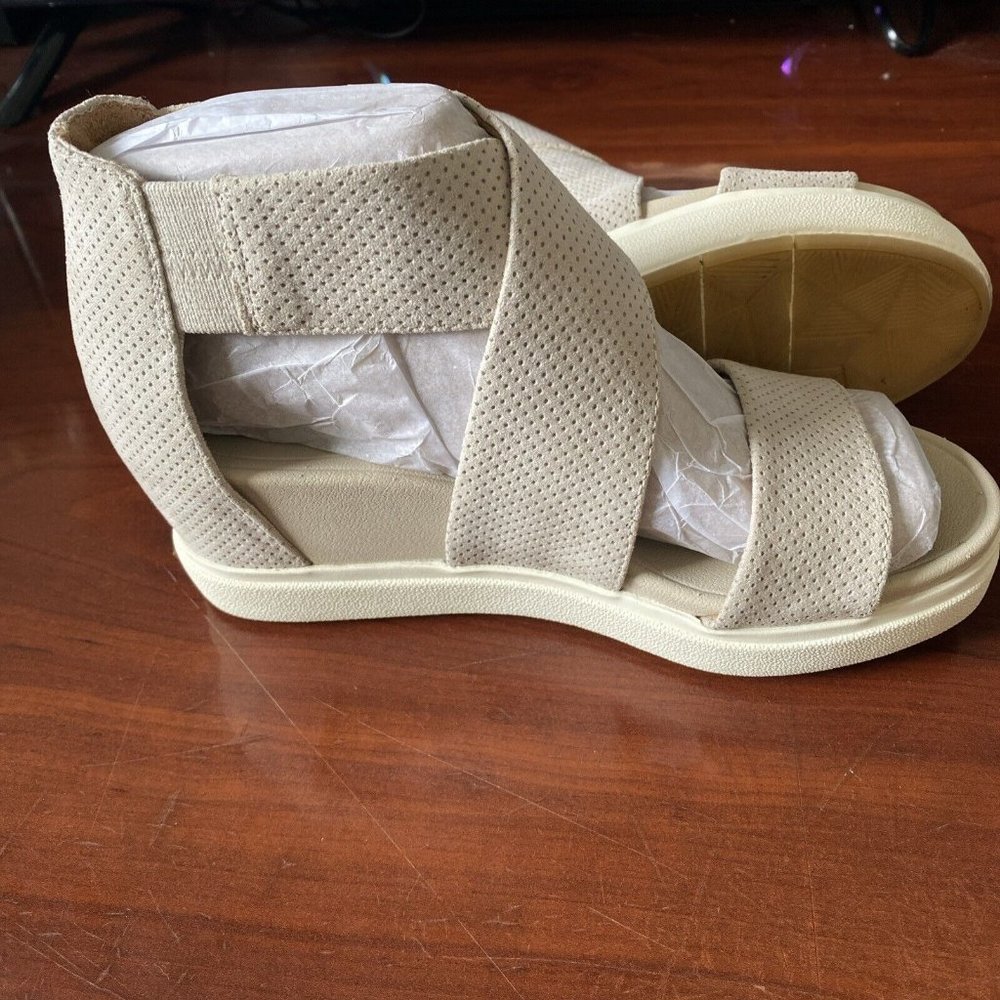 Dr. Scholl's Shoes Women's Sheena Platform Wedge SandalOyster Microfiber Size 7